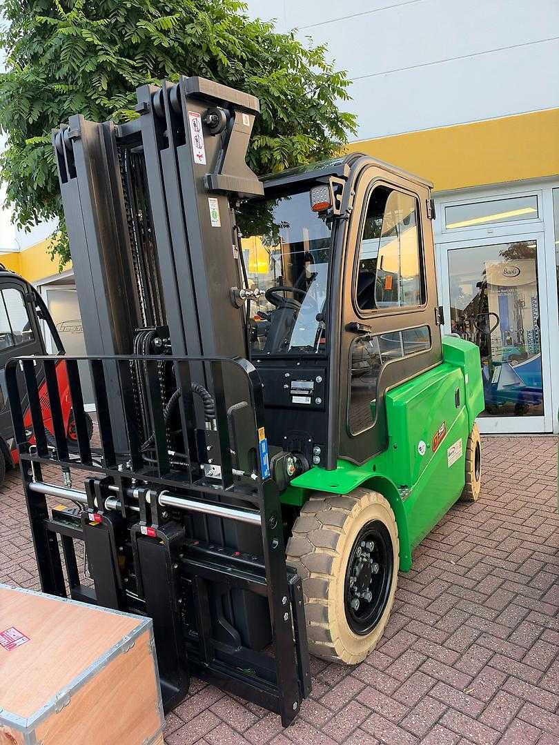 Használt targonca NOBLELIFT FE4P50Q ELEKTRO VIERRADFRONTSTAPLER (13070142)