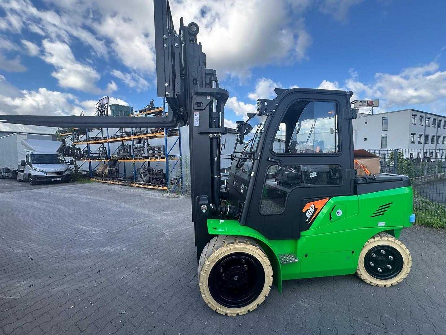 Használt targonca NOBLELIFT FE4P80N ELEKTRO VIERRADFRONTSTAPLER (13073540)