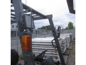 Használt targonca NYK Nichiyu FPC25PN ELEKTRO VIERRADFRONTSTAPLER (13065061)