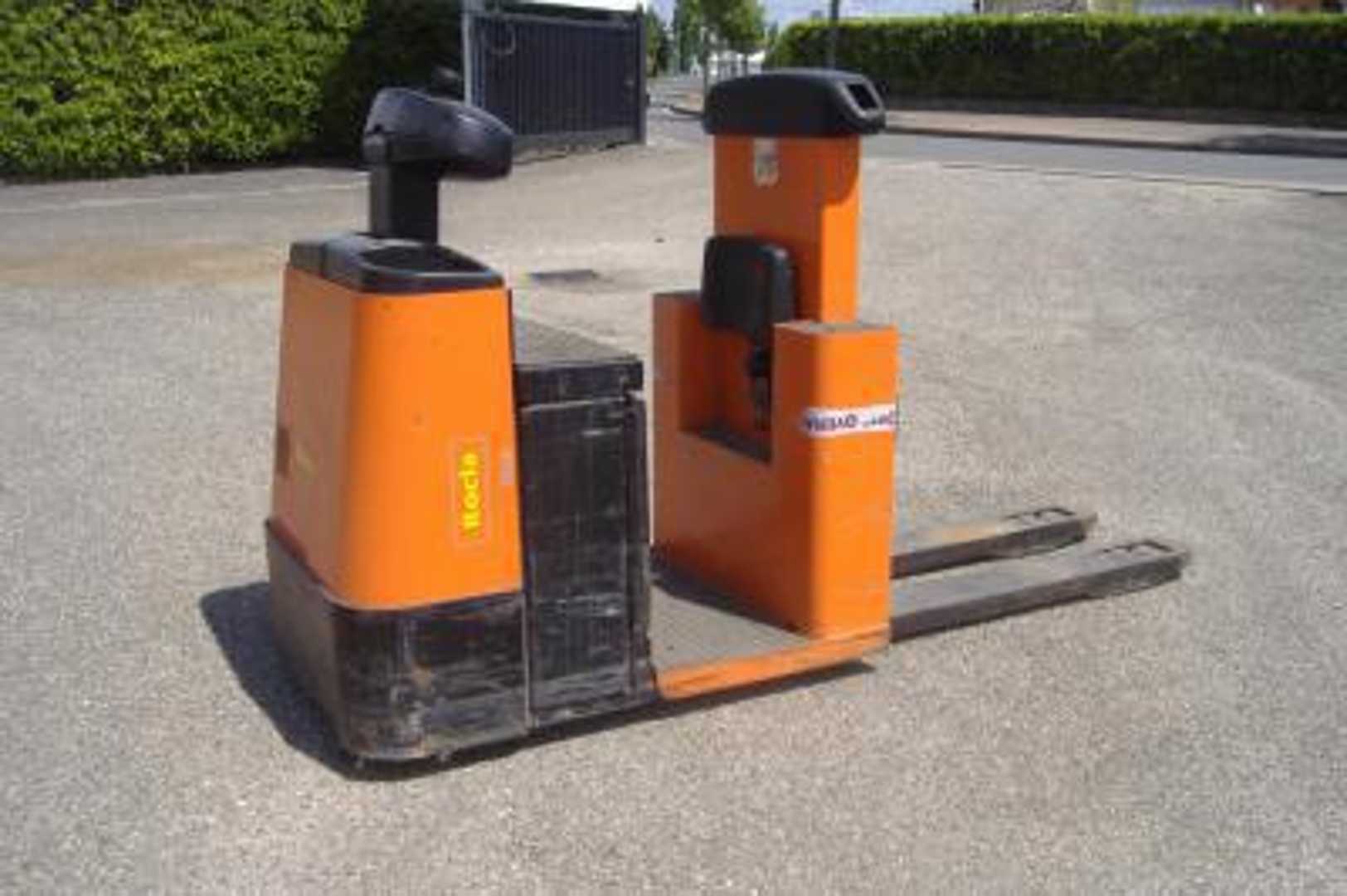 Használt targonca ROCLA Préparateur commandes au sol à nacelle ELEKTRO HOCHHUBKOMMISSIONIERER (11964228)