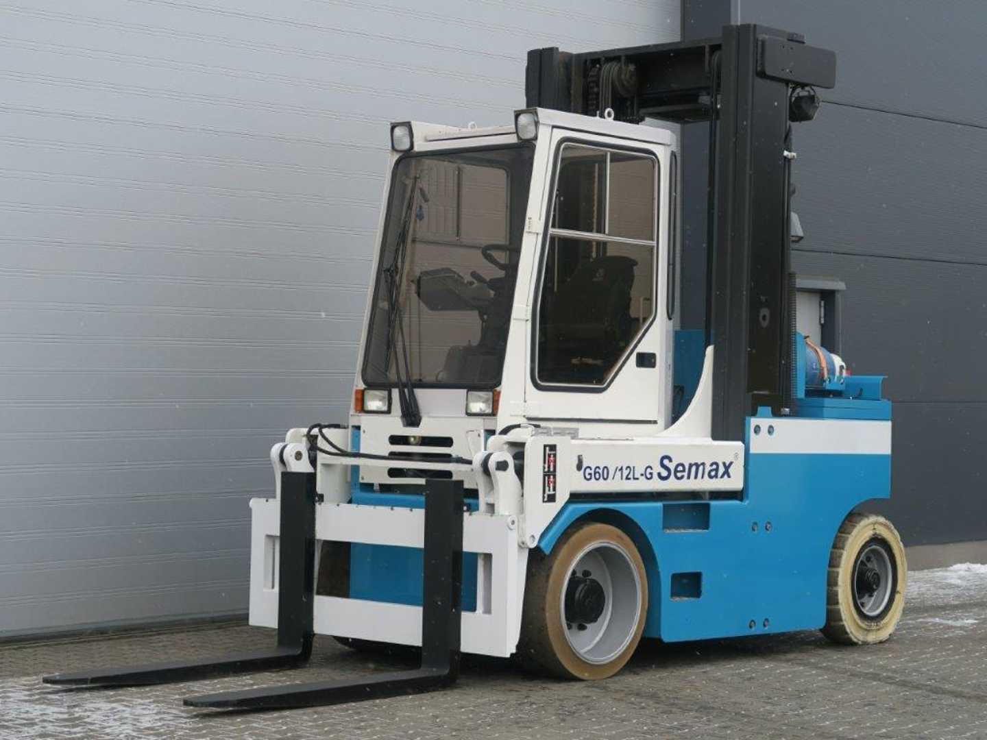 Használt targonca SEMAX G60/12L-G - KOMPAKT GAS VIERRADFRONTSTAPLER (12964062)