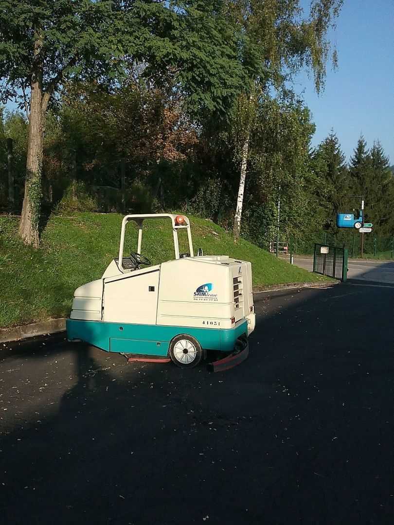 Használt targonca TENNANT BALAYEUSE DIESEL WEITERE (12032425)