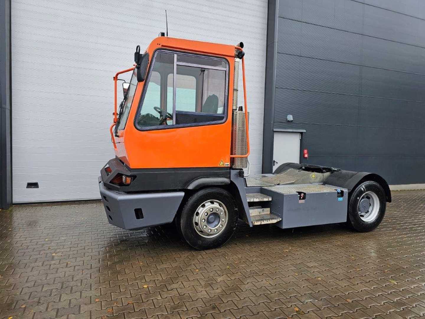 Használt targonca TERBERG YT182 DIESEL SCHLEPPER (12975292)