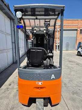 Használt targonca TOYOTA 7FBEST13 ELEKTRO DREIRADFRONTSTAPLER (13012007)