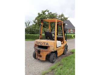Használt targonca TOYOTA 02-4FD20 DIESEL VIERRADFRONTSTAPLER (13065089)