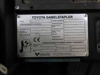 Használt targonca TOYOTA 02-8 FGF 25 GAS VIERRADFRONTSTAPLER (13045766)