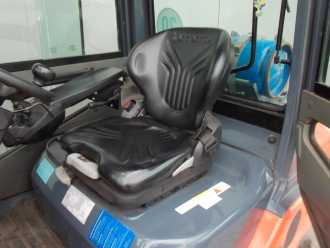 Használt targonca TOYOTA 02-8 FGF-25 GAS VIERRADFRONTSTAPLER (13076416)