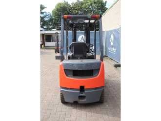 Használt targonca TOYOTA 02-8FDF18 DIESEL VIERRADFRONTSTAPLER (13062907)
