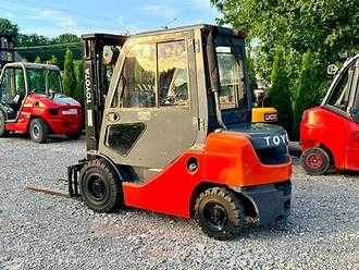 Használt targonca TOYOTA 02-8FDF25 DIESEL VIERRADFRONTSTAPLER (13064267)