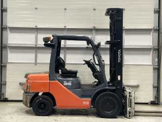 Használt targonca TOYOTA 02-8FDJF35 DIESEL VIERRADFRONTSTAPLER (13050302)