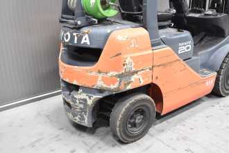 Használt targonca TOYOTA 02-8FGF20 /58286/ GAS VIERRADFRONTSTAPLER (13064092)
