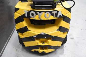 Használt targonca TOYOTA 02-8FGF25 /58305/ GAS VIERRADFRONTSTAPLER (13069554)