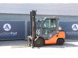 Használt targonca TOYOTA 02-8FGF30 GAS VIERRADFRONTSTAPLER (13063415) backdrop