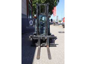 Használt targonca TOYOTA 02-8FGF30 GAS VIERRADFRONTSTAPLER (13063415)