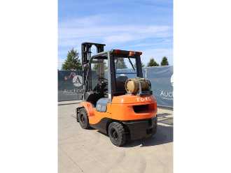Használt targonca TOYOTA 42-7FGF25 GAS VIERRADFRONTSTAPLER (13062933)