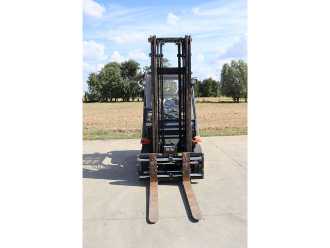 Használt targonca TOYOTA 42-7FGF25 GAS VIERRADFRONTSTAPLER (13062933)