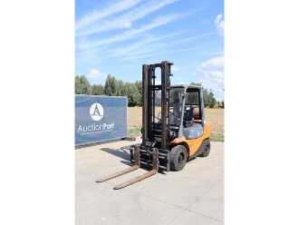 Használt targonca TOYOTA 42-7FGF25 GAS VIERRADFRONTSTAPLER (13062933)