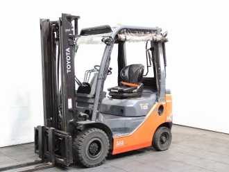 Használt targonca TOYOTA 42-8 FDF 18 DIESEL VIERRADFRONTSTAPLER (13064716) backdrop