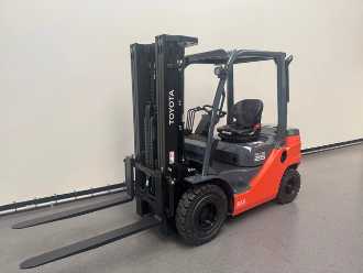 Használt targonca TOYOTA 52-8 FDF 25 DIESEL VIERRADFRONTSTAPLER (13071646)