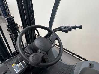 Használt targonca TOYOTA 52-8 FDF 25 DIESEL VIERRADFRONTSTAPLER (13073365)