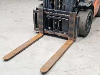 Használt targonca TOYOTA 52-8FDJF35 DIESEL VIERRADFRONTSTAPLER (13038076)