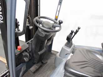 Használt targonca TOYOTA 7 FBEST 13 ELEKTRO DREIRADFRONTSTAPLER (13060242)