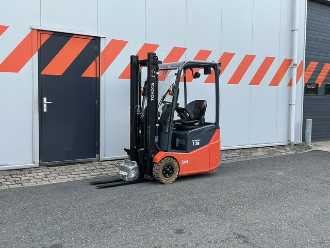 Használt targonca TOYOTA 7FBEST13 ELEKTRO DREIRADFRONTSTAPLER (13054201) backdrop
