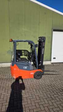 Használt targonca TOYOTA 7FBEST13 ELEKTRO DREIRADFRONTSTAPLER (13073296)
