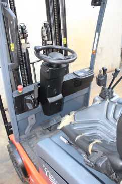 Használt targonca TOYOTA 7FBEST15 ELEKTRO DREIRADFRONTSTAPLER (13063096)