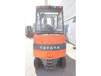 Használt targonca TOYOTA 7FBMF30 ELEKTRO VIERRADFRONTSTAPLER (13063405)