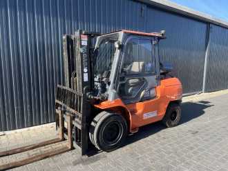 Használt targonca TOYOTA 7FG45 GAS VIERRADFRONTSTAPLER (13040943) backdrop