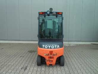 Használt targonca TOYOTA 8 FBMT 18 ELEKTRO VIERRADFRONTSTAPLER (13076415)