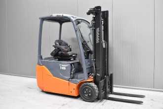 Használt targonca TOYOTA 8FBE16T /58264/ ELEKTRO DREIRADFRONTSTAPLER (13065586) backdrop