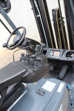 Használt targonca TOYOTA 8FBE16T ELEKTRO DREIRADFRONTSTAPLER (13065194)
