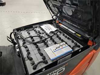Használt targonca TOYOTA 8FBE20T ELEKTRO VIERRADFRONTSTAPLER (12888376)
