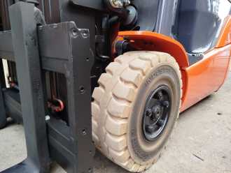 Használt targonca TOYOTA 8FBEK16T ELEKTRO DREIRADFRONTSTAPLER (13075201)