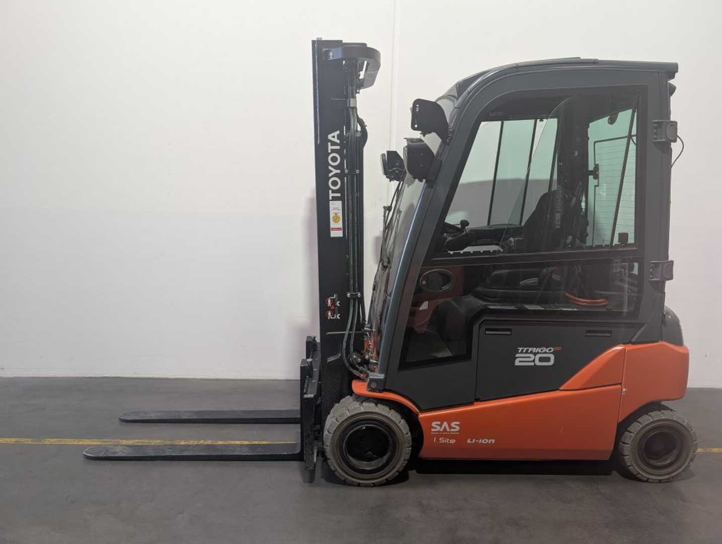 Használt targonca TOYOTA 8FBM20T *sofort verfügbar* ELEKTRO VIERRADFRONTSTAPLER (13069234)