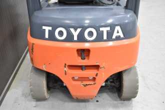 Használt targonca TOYOTA 8FBMK16T /56741/ ELEKTRO VIERRADFRONTSTAPLER (13025437)