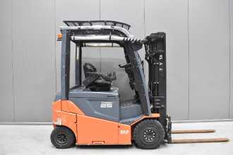 Használt targonca TOYOTA 8FBMKT25 /57622/ ELEKTRO VIERRADFRONTSTAPLER (13039943)
