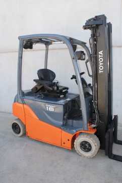 Használt targonca TOYOTA 8FBMT16 ELEKTRO VIERRADFRONTSTAPLER (13036692) backdrop