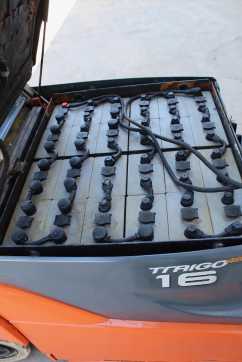 Használt targonca TOYOTA 8FBMT16 ELEKTRO VIERRADFRONTSTAPLER (13036692)