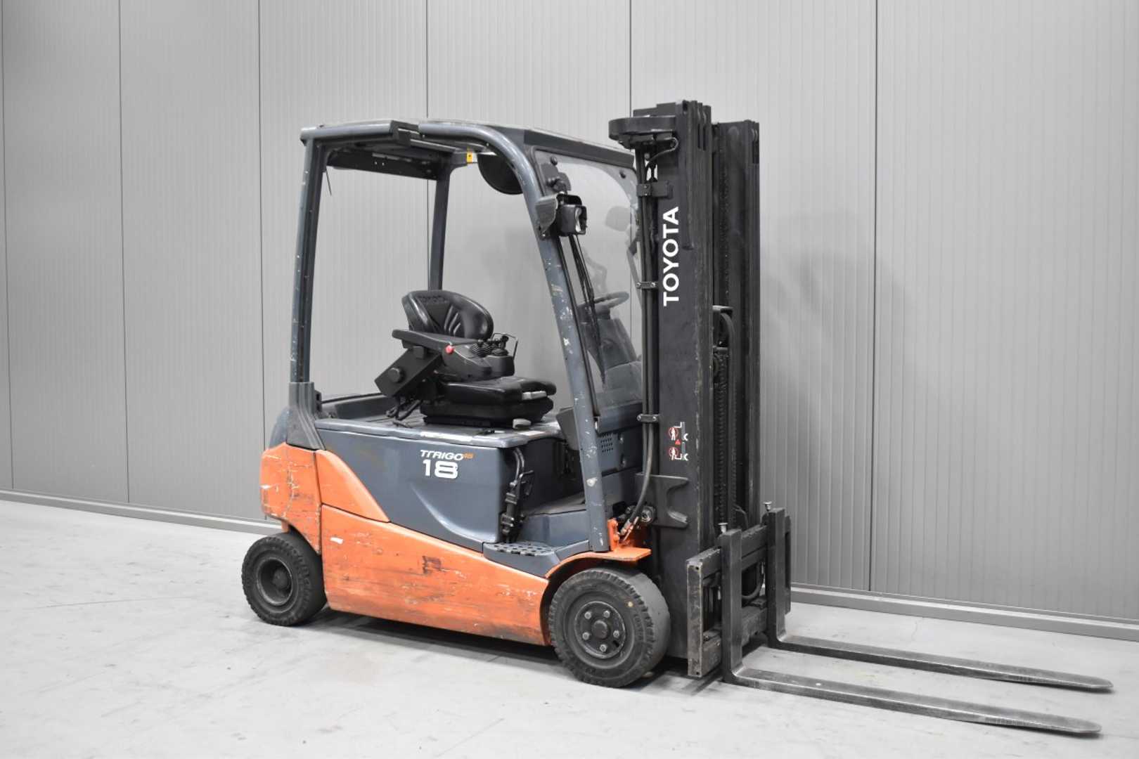 Használt targonca TOYOTA 8FBMT18 /59088/ ELEKTRO VIERRADFRONTSTAPLER (13072855)
