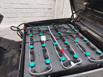Használt targonca TOYOTA 8FBMT18 ELEKTRO VIERRADFRONTSTAPLER (13041992)