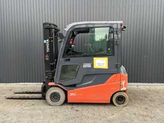 Használt targonca TOYOTA 8FBMT25 ELEKTRO VIERRADFRONTSTAPLER (13067170)