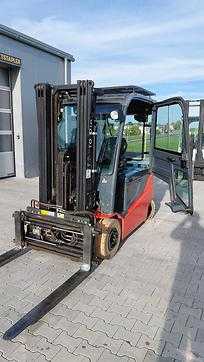 Használt targonca TOYOTA 8FBMT25 ELEKTRO VIERRADFRONTSTAPLER (13069341)