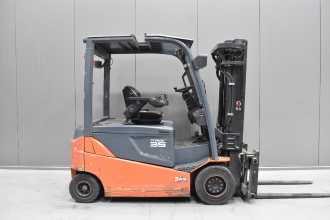 Használt targonca TOYOTA 8FBMT35 /57916/ ELEKTRO VIERRADFRONTSTAPLER (13041111)