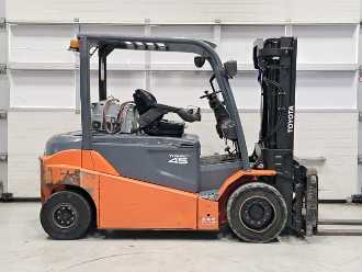 Használt targonca TOYOTA 8FBMT45 ELEKTRO VIERRADFRONTSTAPLER (13038094)