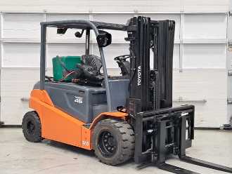 Használt targonca TOYOTA 8FBMT45 ELEKTRO VIERRADFRONTSTAPLER (13046537)