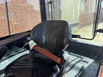Használt targonca TOYOTA 8FBMT50 ELEKTRO VIERRADFRONTSTAPLER (13040123)