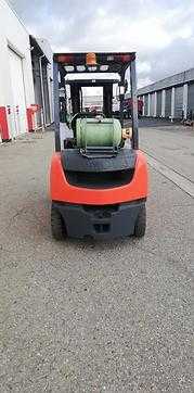 Használt targonca TOYOTA 8FG25 GAS VIERRADFRONTSTAPLER (12887857)